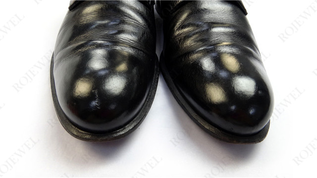 路易威登（LV）皮鞋清洁保养前后对比