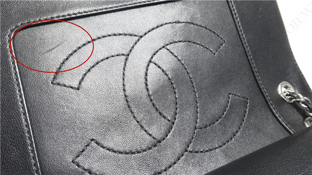香奈儿（Chanel）包包划痕修复前后对比
